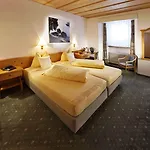 Bodenhaus 酒店 Splügen