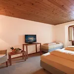 Bodenhaus فندق