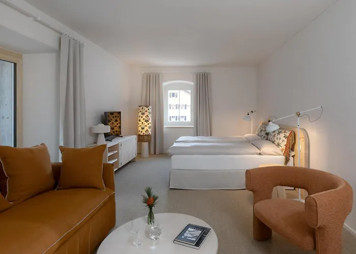 Bodenhaus Hotel Splügen