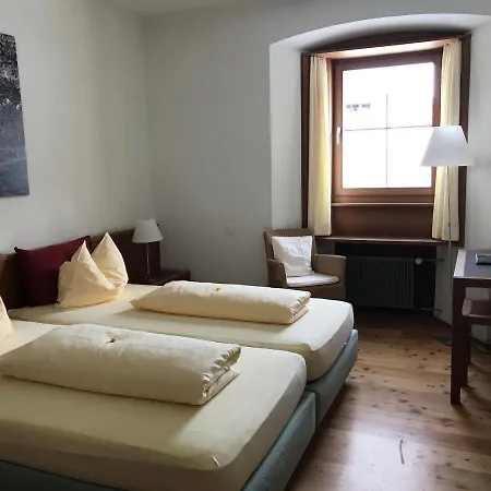 Bodenhaus Szálloda Splügen